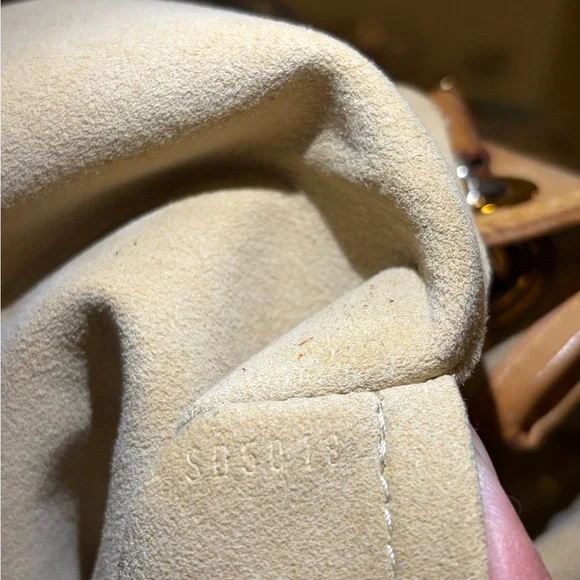 Louis Vuitton Galliera PM monogram shoulder bag. - Picture 9 of 13